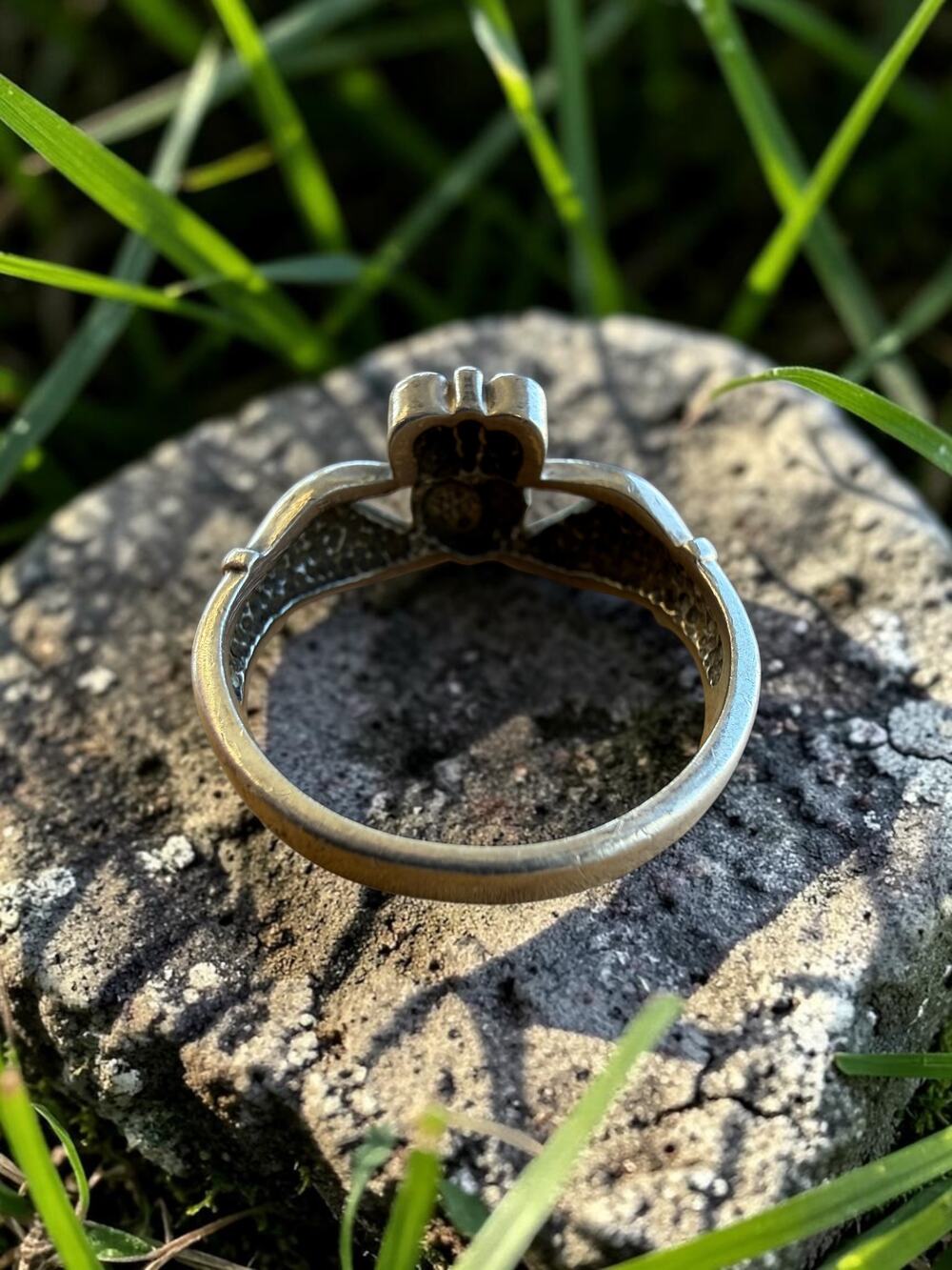 Vintage Sterling Silver Claddagh Irish Heart Ring - Picture 3 of 3